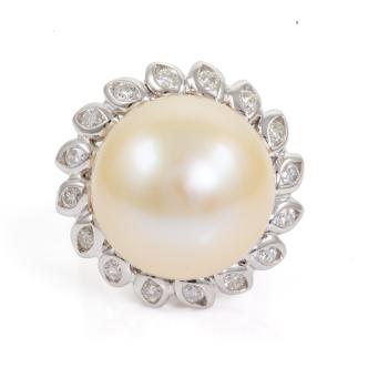 16.9mm South Sea Pearl and Diamond Ring