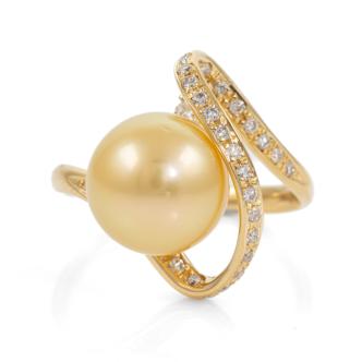 10.8mm South Pearl and Diamond Ring