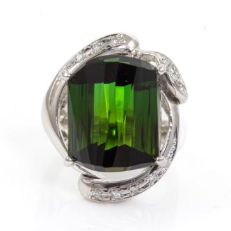 15.77ct Green Tourmaline & Diamond Ring