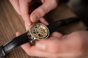 check The Process Behind Selling A Swiss Watch At Auction