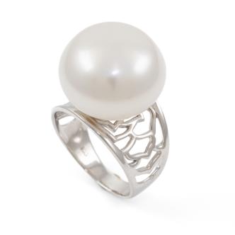 17.8mm South Sea Pearl and Diamond Ring
